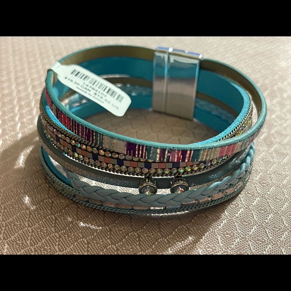 Multi-strand, multi-color bracelet; magnet closure